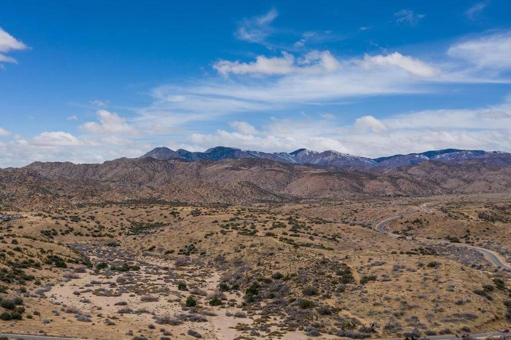 Chasing The Moon: Expansive Tub Views Near Pappy'S Villa Pioneertown Exteriör bild