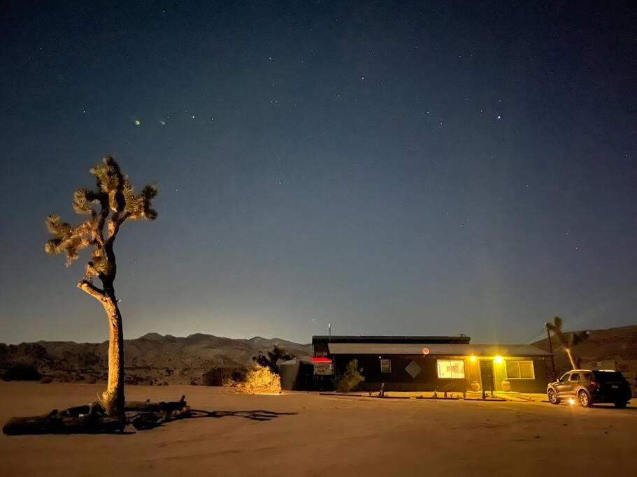 Chasing The Moon: Expansive Tub Views Near Pappy'S Villa Pioneertown Exteriör bild